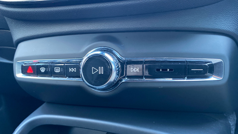 Volvo XC40 2.0 B3P Core 5dr Auto Petrol Estate